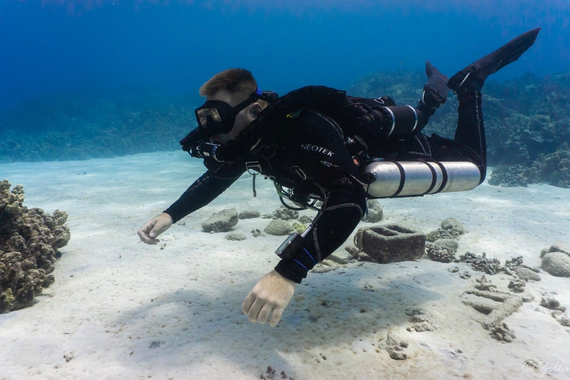 JDL Sidemount Diver